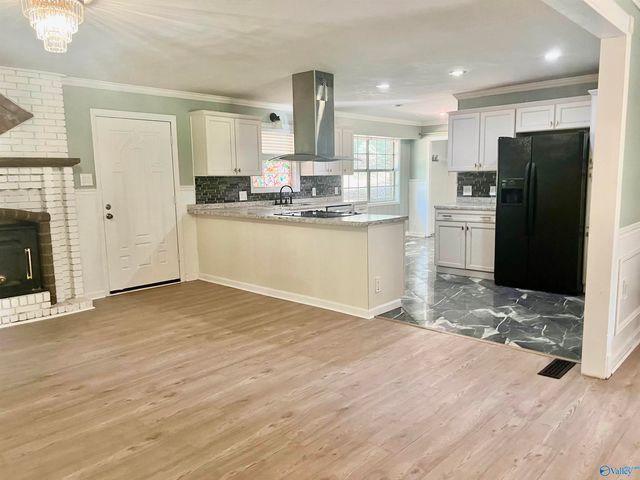 2000 Westwood Circle, Hartselle, AL 35640