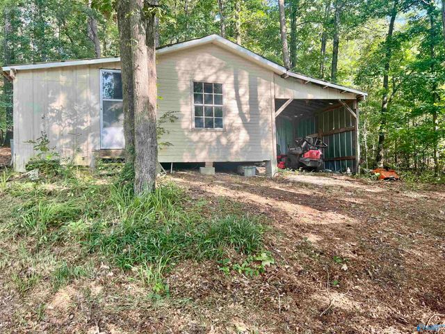 2000 Westwood Circle, Hartselle, AL 35640