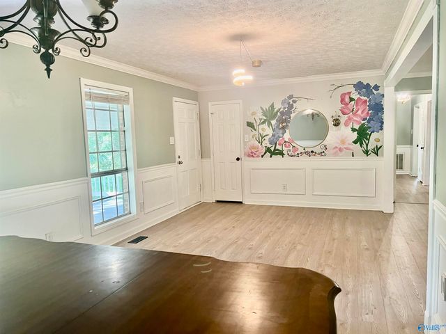 2000 Westwood Circle, Hartselle, AL 35640