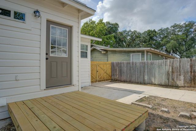 313 W Wildwood, San Antonio, TX 78212