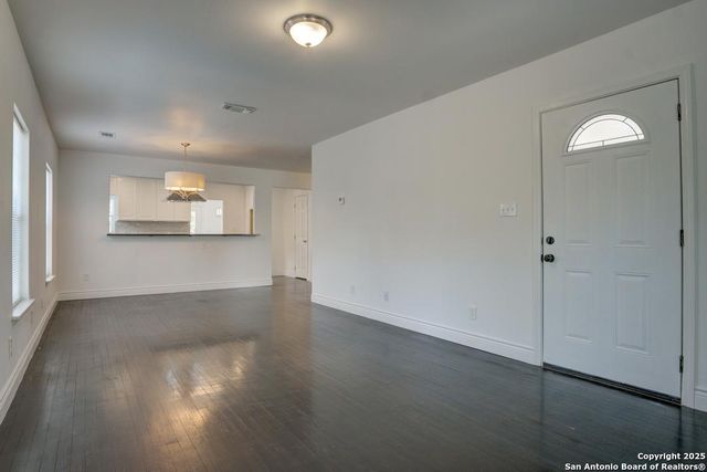 313 W Wildwood, San Antonio, TX 78212