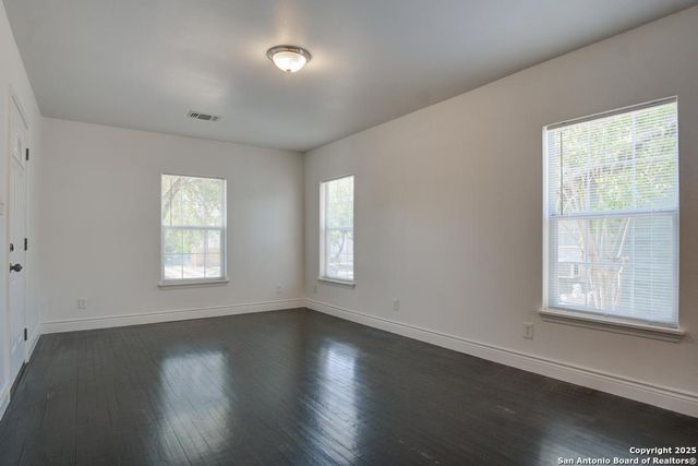 313 W Wildwood, San Antonio, TX 78212