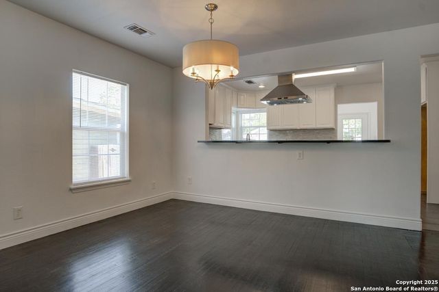 313 W Wildwood, San Antonio, TX 78212