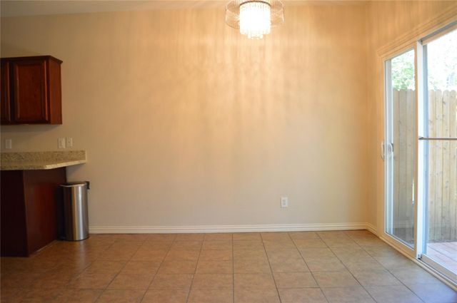 500 Kingscote Court, Arlington, TX 76010