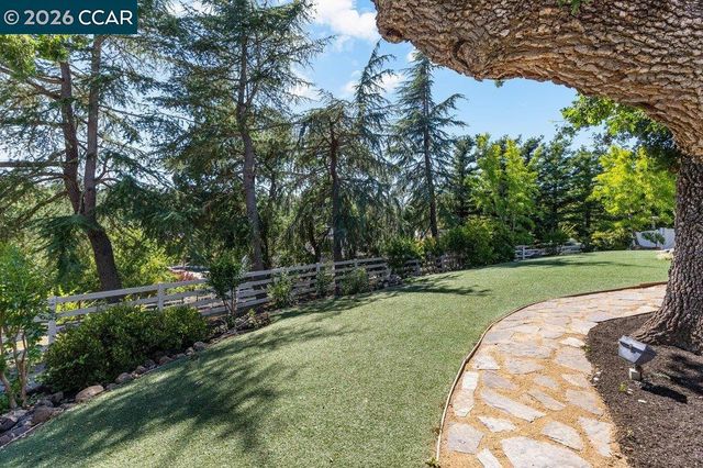 189 Oak Rd, Alamo, CA 94507