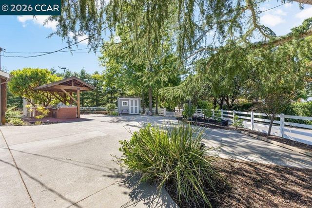 189 Oak Rd, Alamo, CA 94507