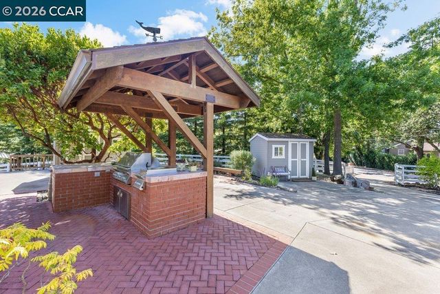 189 Oak Rd, Alamo, CA 94507