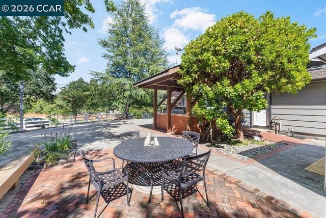 189 Oak Rd, Alamo, CA 94507