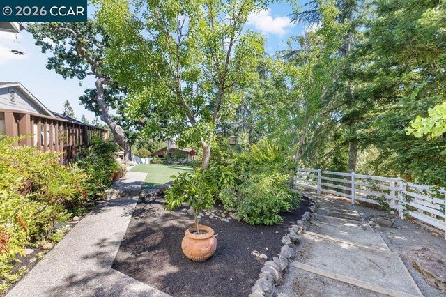 189 Oak Rd, Alamo, CA 94507