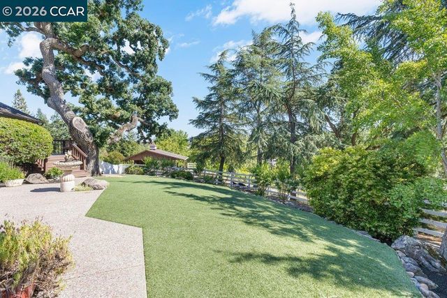 189 Oak Rd, Alamo, CA 94507