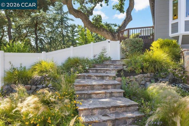 189 Oak Rd, Alamo, CA 94507