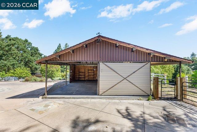 189 Oak Rd, Alamo, CA 94507