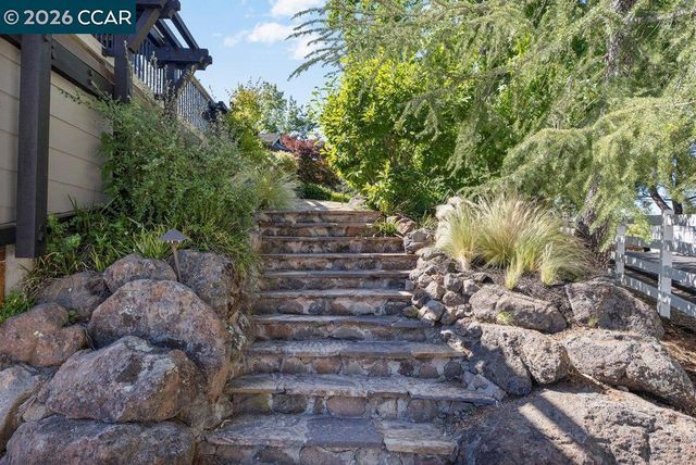 189 Oak Rd, Alamo, CA 94507
