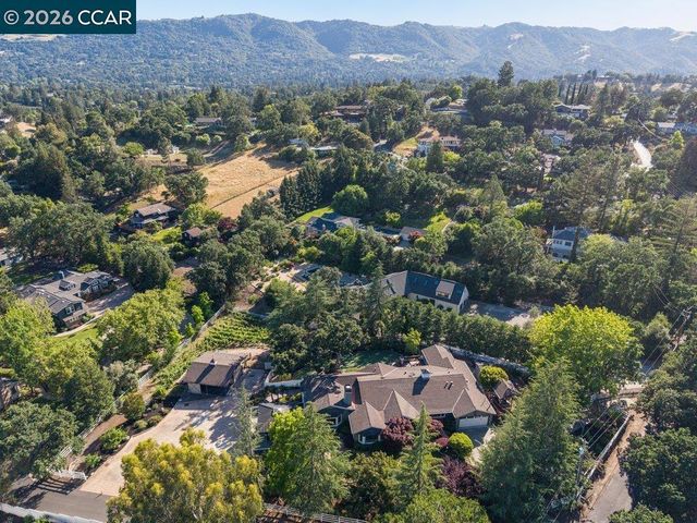 189 Oak Rd, Alamo, CA 94507