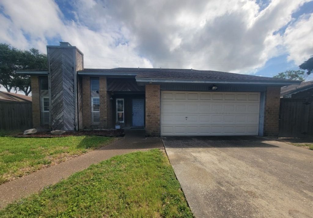 5917 Flagstaff Dr, Corpus Christi, TX 78414