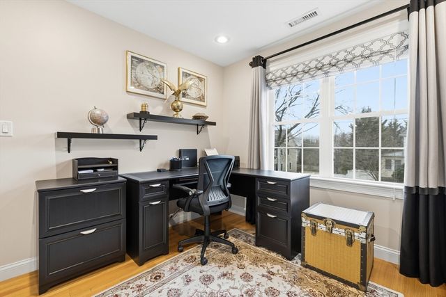 9 Cottage St 9, Woburn, MA 01801