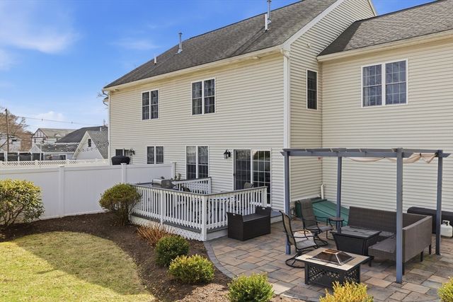 9 Cottage St 9, Woburn, MA 01801