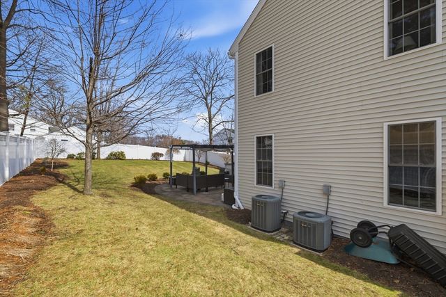 9 Cottage St 9, Woburn, MA 01801