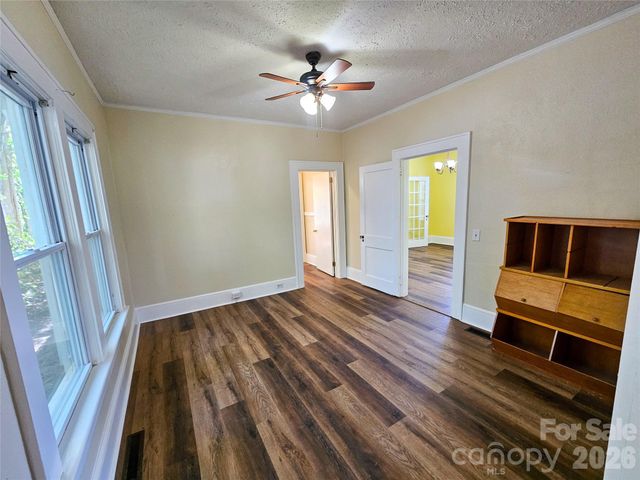 5185 Old Haywood Road, Mills River, NC 28759