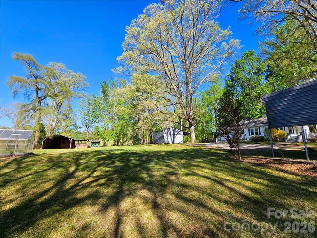 5185 Old Haywood Road, Mills River, NC 28759