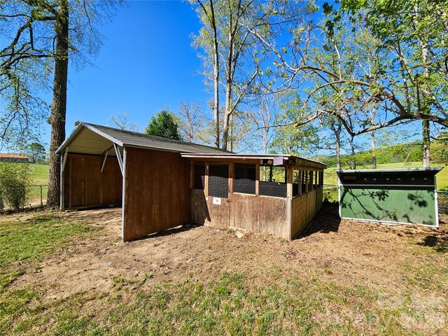 5185 Old Haywood Road, Mills River, NC 28759