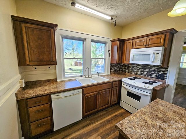 5185 Old Haywood Road, Mills River, NC 28759