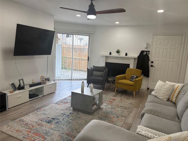 9700 Leawood Boulevard 1103, Houston, TX 77099
