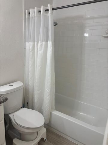 9700 Leawood Boulevard 1103, Houston, TX 77099