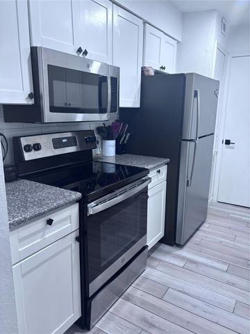 9700 Leawood Boulevard 1103, Houston, TX 77099