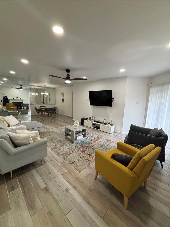 9700 Leawood Boulevard 1103, Houston, TX 77099