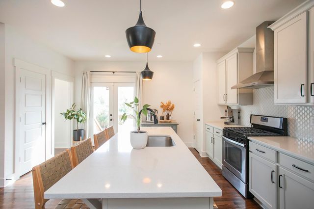 1905B Formosa St, Nashville, TN 37208