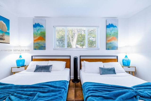 312 N Luna Ct, Hollywood, FL 33021