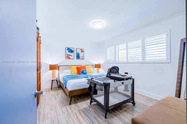 312 N Luna Ct, Hollywood, FL 33021