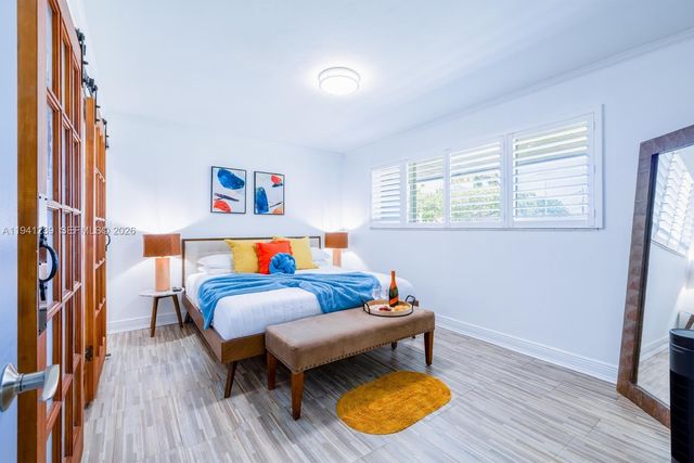 312 N Luna Ct, Hollywood, FL 33021