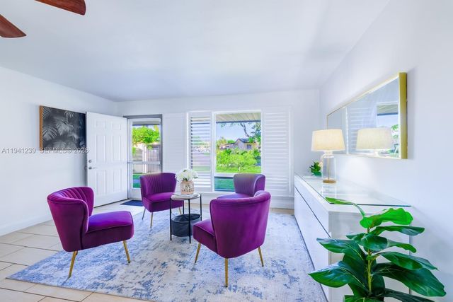 312 N Luna Ct, Hollywood, FL 33021