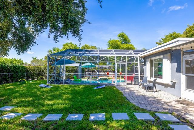 312 N Luna Ct, Hollywood, FL 33021