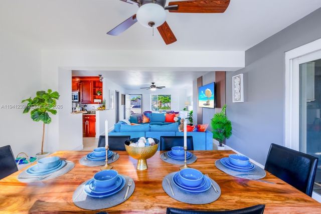 312 N Luna Ct, Hollywood, FL 33021