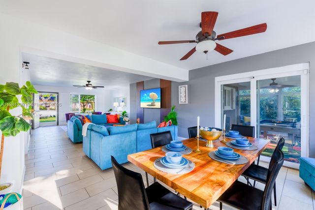 312 N Luna Ct, Hollywood, FL 33021