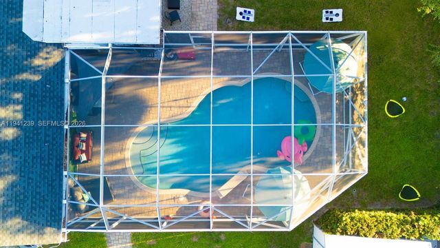 312 N Luna Ct, Hollywood, FL 33021