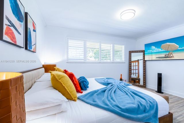 312 N Luna Ct, Hollywood, FL 33021