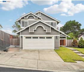 109 Crownpointe Dr, Vallejo, CA 94591