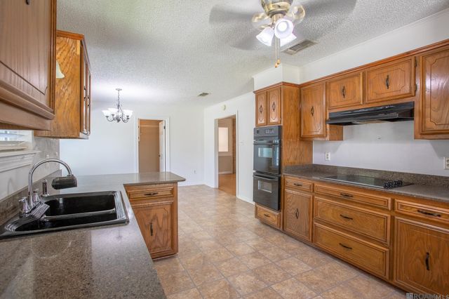 40119 Todd Dr, Prairieville, LA 70769