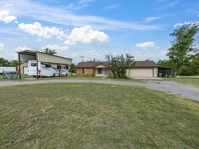 704 Land Of Goshen Drive, Springtown, TX 76082