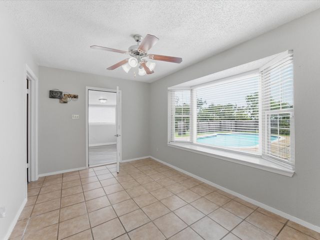 704 Land Of Goshen Drive, Springtown, TX 76082