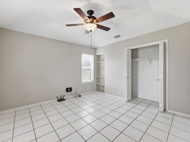 704 Land Of Goshen Drive, Springtown, TX 76082