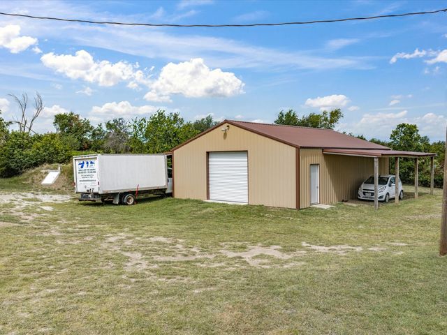 704 Land Of Goshen Drive, Springtown, TX 76082