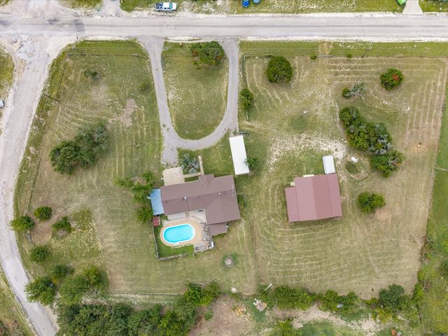 704 Land Of Goshen Drive, Springtown, TX 76082
