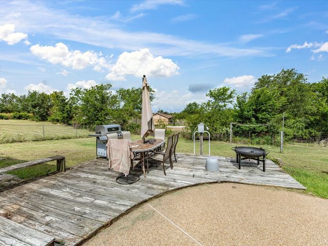704 Land Of Goshen Drive, Springtown, TX 76082