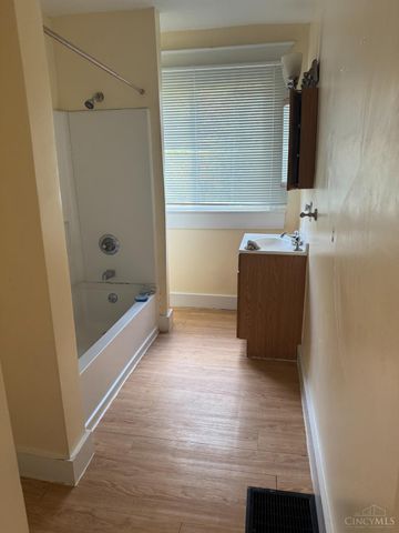 6404 Kennedy Avenue, Cincinnati, OH 45213