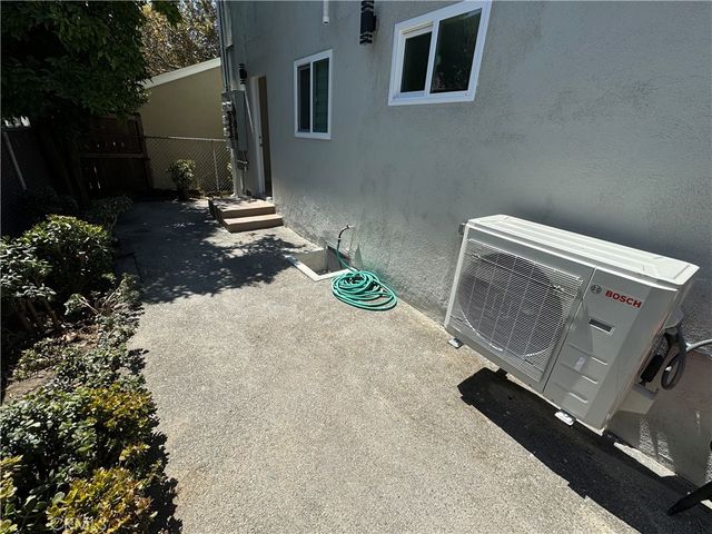 1206 E Harvard Street A, Glendale, CA 91205